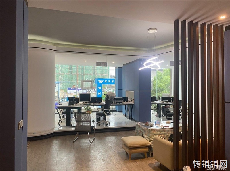 利川市胜利路店面低价转让